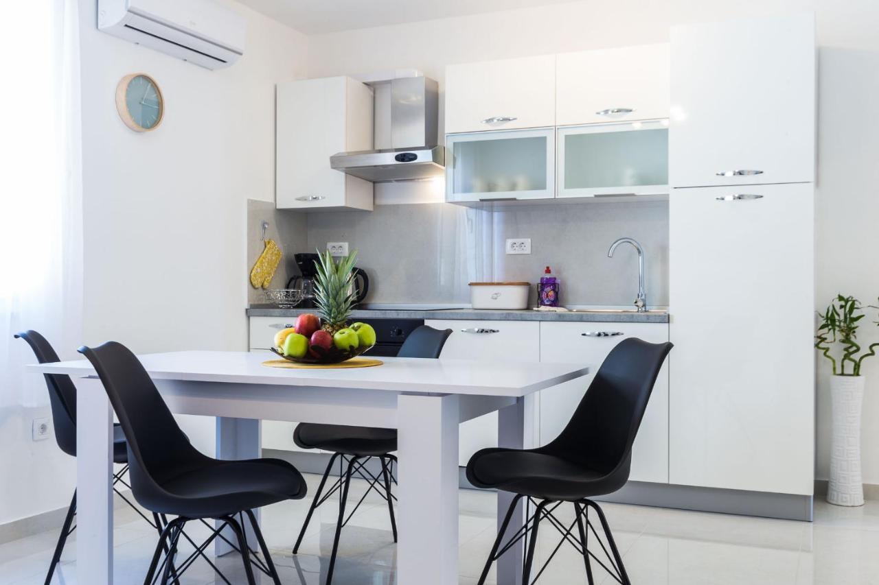Petra Modern Apartment With Free Parking And Bbq Задар Екстер'єр фото