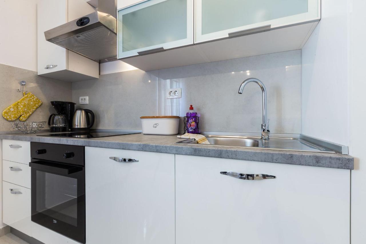 Petra Modern Apartment With Free Parking And Bbq Задар Екстер'єр фото