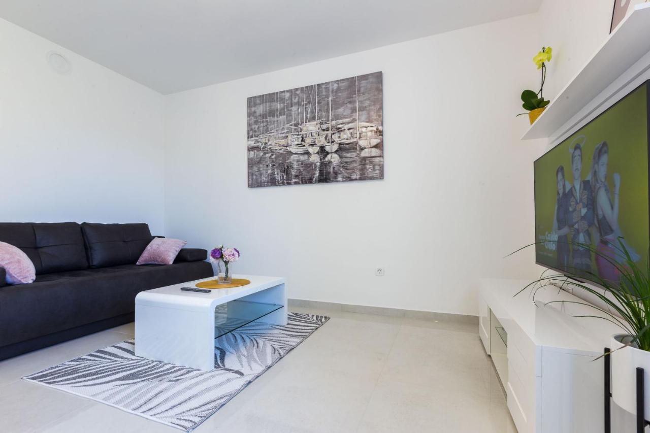 Petra Modern Apartment With Free Parking And Bbq Задар Екстер'єр фото