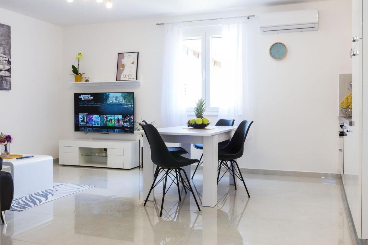 Petra Modern Apartment With Free Parking And Bbq Задар Екстер'єр фото