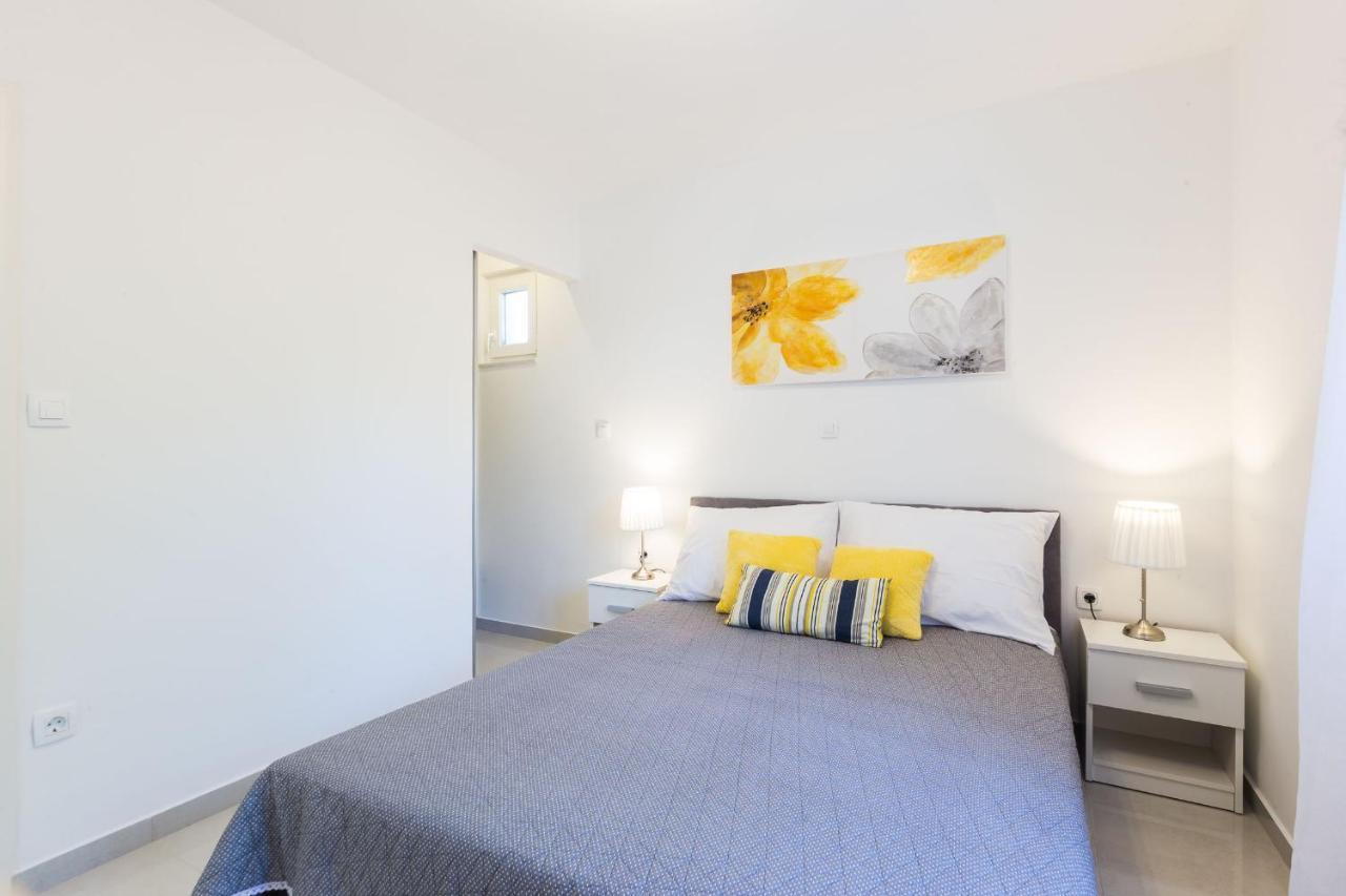 Petra Modern Apartment With Free Parking And Bbq Задар Екстер'єр фото